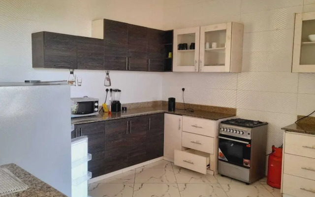 Home and Happy 1BR apartment.Walk to CityMall