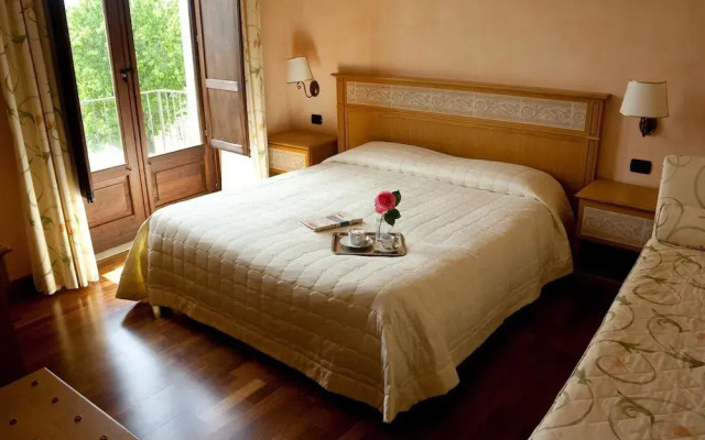 La Rosa Nel Bicchiere