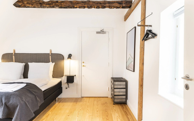 Town Hall Penthouse by Daniel&Jacob’s