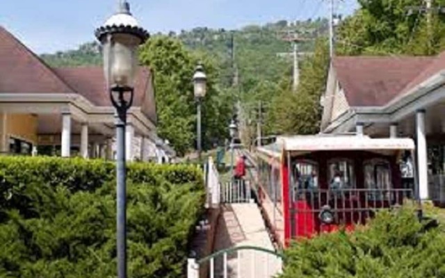 The Smoke House Lodge And Cabins