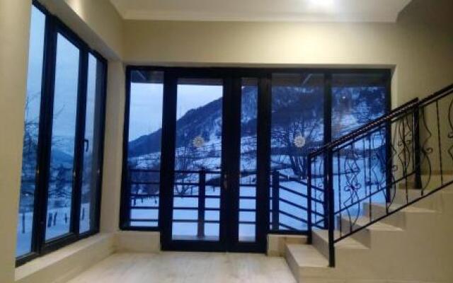Roza’s Guest House