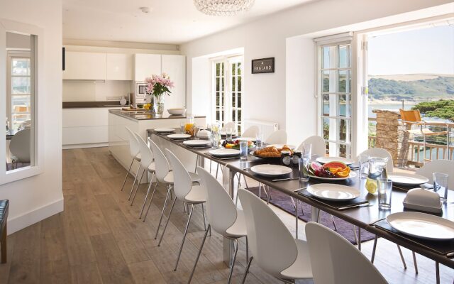 Oversteps House