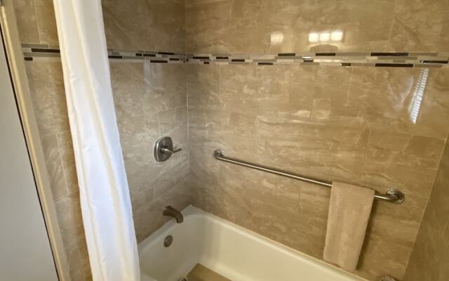 Rainbow Inn & Cottages