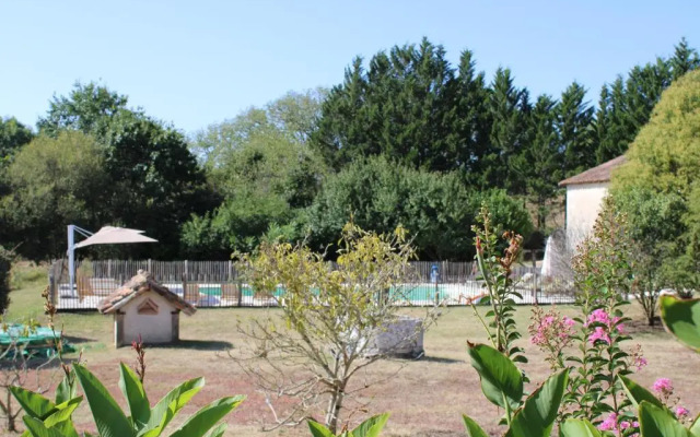 Le Petit Chateau Servanches