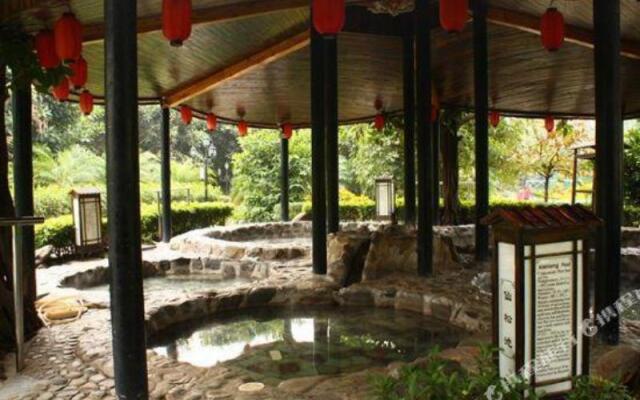 Xinyinzhan Hot Spring Holiday Resort