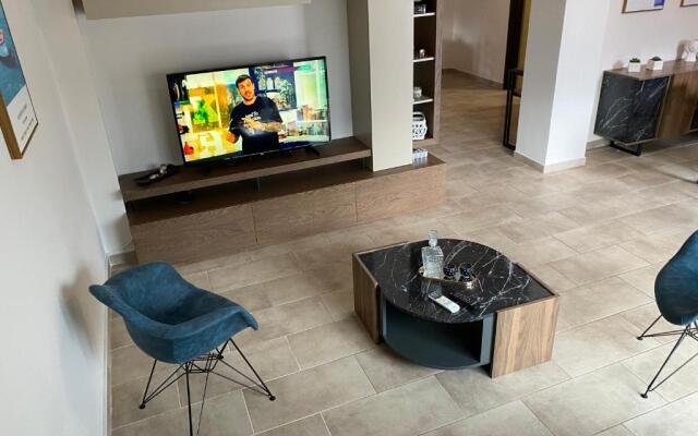 Olive Hill Apartment
