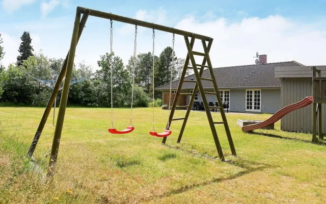 12 Person Holiday Home in Hals-by Traum