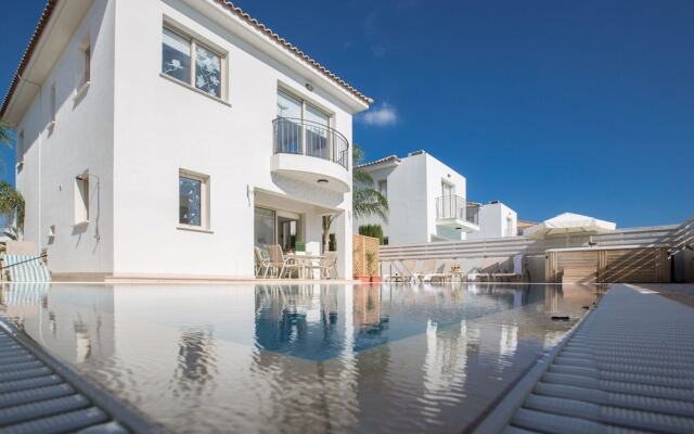 Cyprus Villa Palm 17 Gold