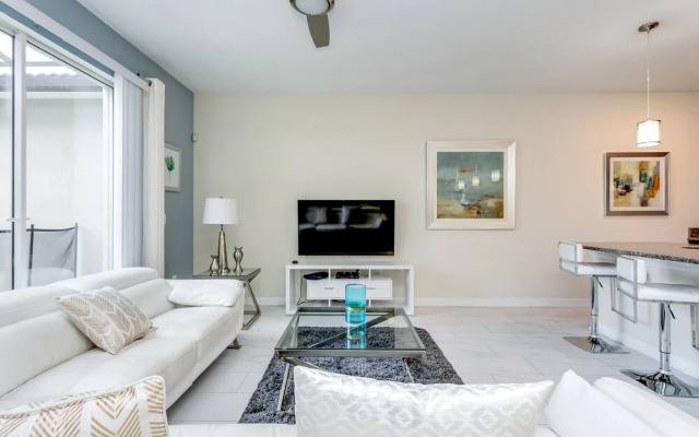 Romeo Circle Villa Story Lake 2