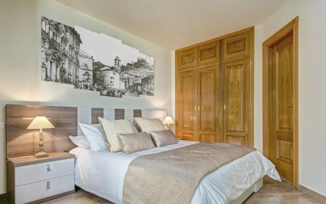 Modern 2 Bd Aptm Close to the Cathedral Isabel la Catolica III - Apartment in Granada - Photo 3