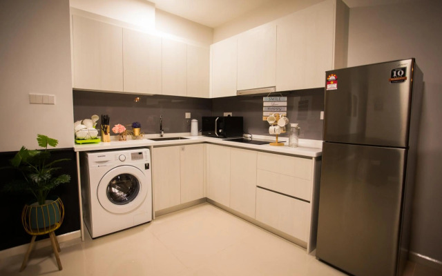 Cozy contemporary homestay @ Suasana suites