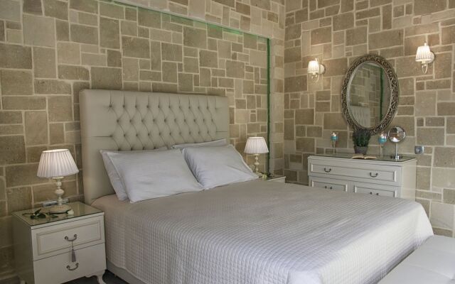 Alexandros Villa