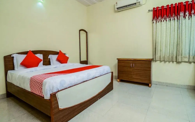 OYO 18825 Hotel Akshey