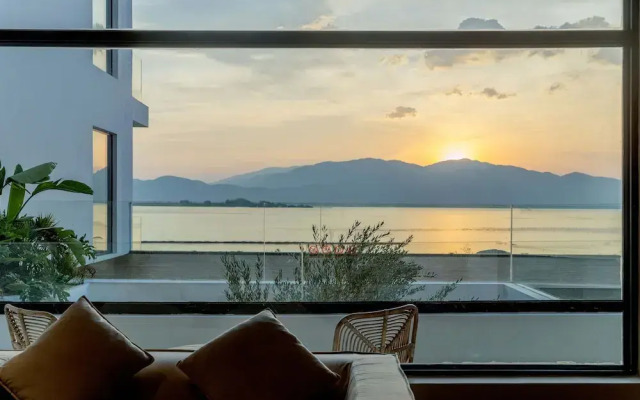 Dali Qingmai Seaview Resort (North Courtyard)