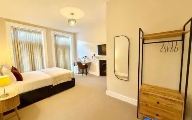 Seaside Escape with Double Bed & Balcony