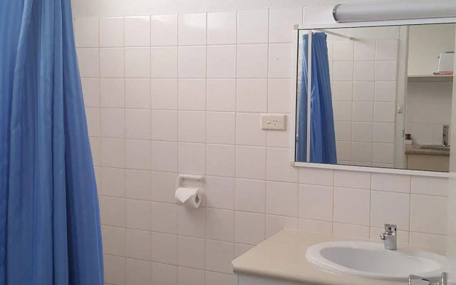 Fourth Avenue Motor Inn