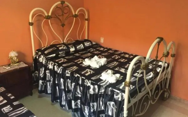 Lino Perez Street Rooms