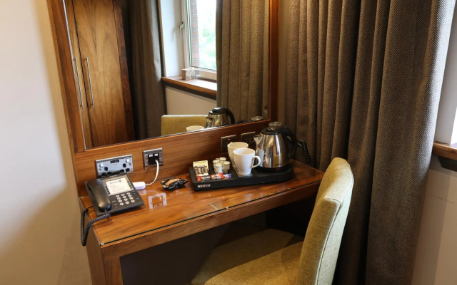 Mondo Hotel