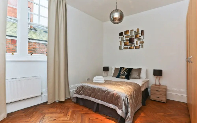 Platinum Apartments in Farringdon 9980