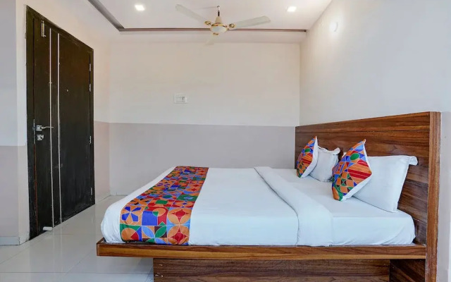 Paradise Inn by OYO Rooms