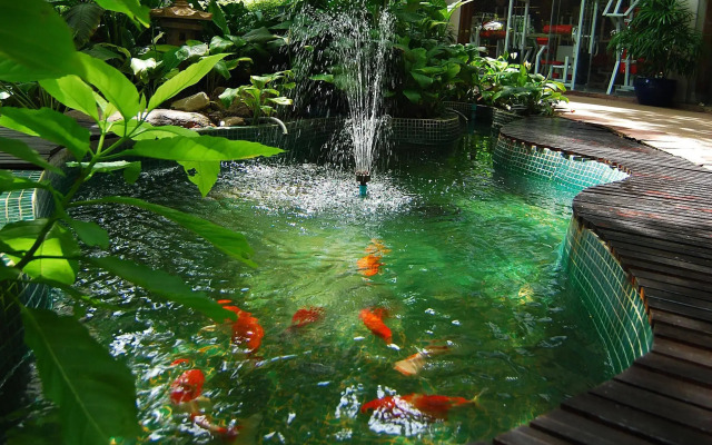 Pantip Suites