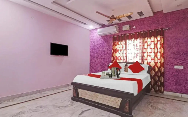 OYO Royal Stay Near Mantra Mall