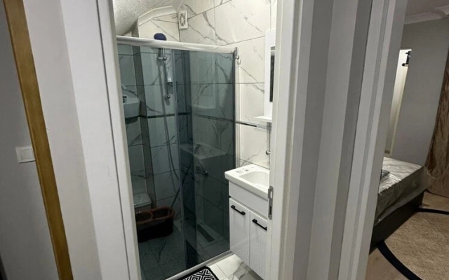 Comfy Flat With Balcony in Esenler