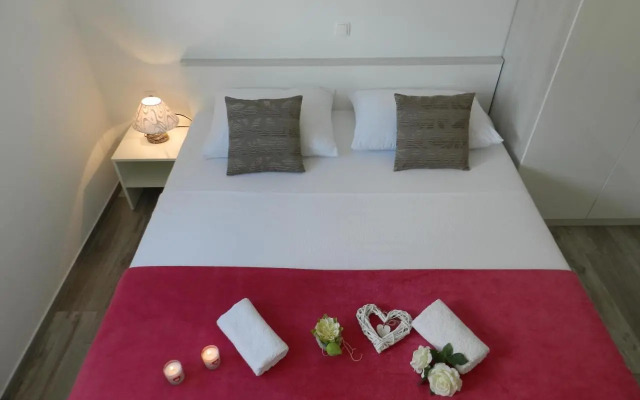 Apartments with a parking space Baska Voda, Makarska - 15214