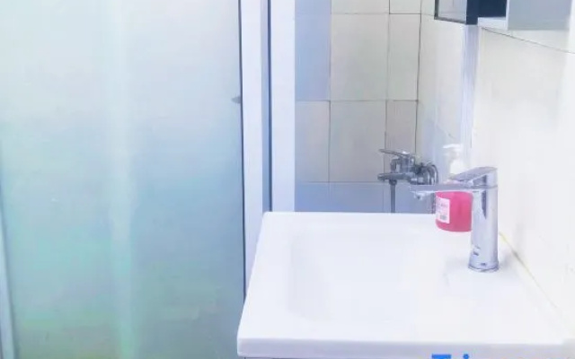 Saint Laurent Hostel – Bathroom – Shanghai