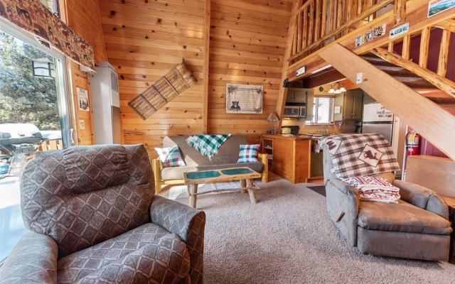 082 - Cozy Cub Cabin