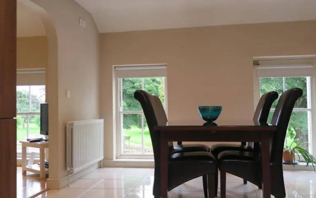 Meadow View Apartment