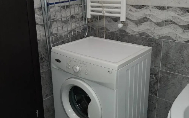 2 Bed-aircon-free Parking-city Centre