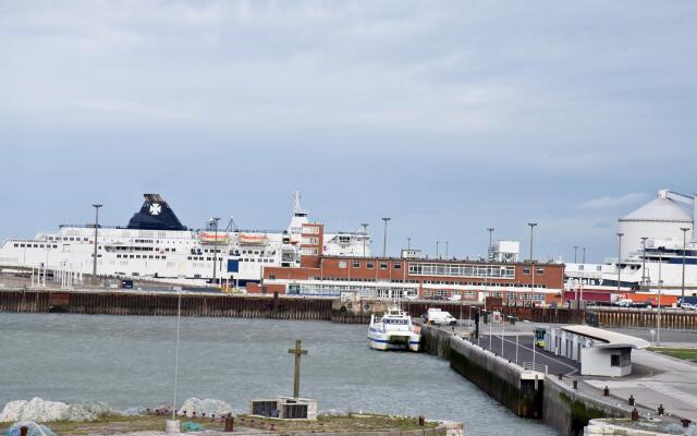 Holiday Inn Calais by IHG