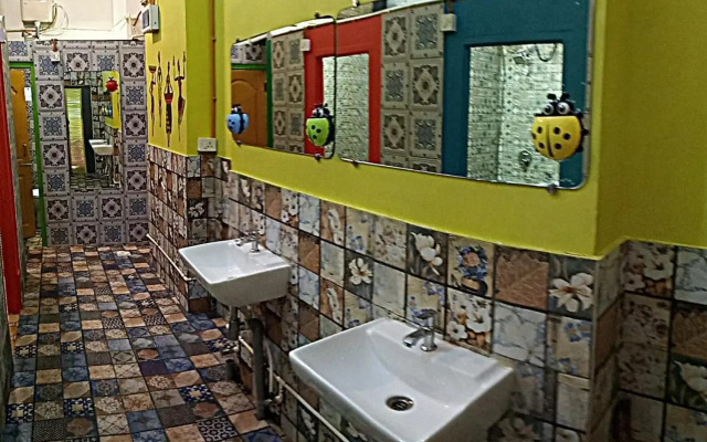 Salaam Namastey Backpackers