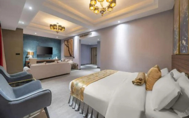 New Summer Palace Hote