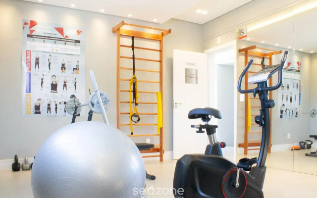 Apto moderno com piscina e churrasqueira CRR201