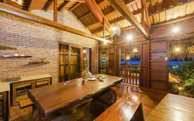 Wooden Lodge Homestay