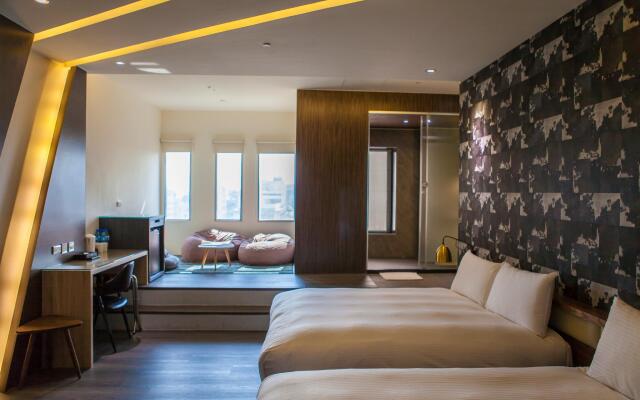 G11 Hotel