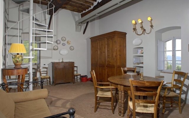 Castello Del Poggiarello Di Stigliano