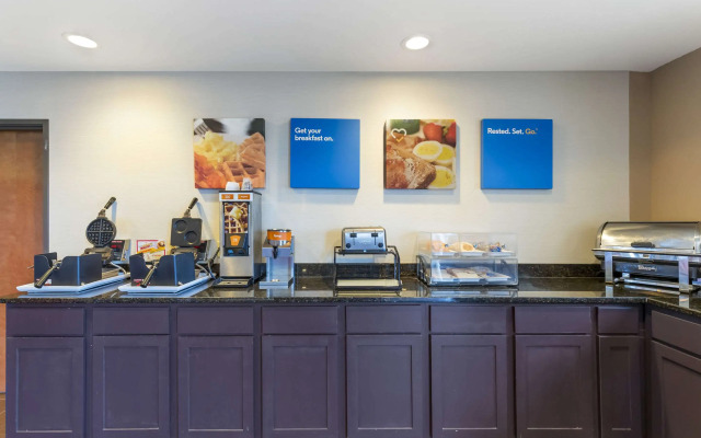 Comfort Inn & Suites