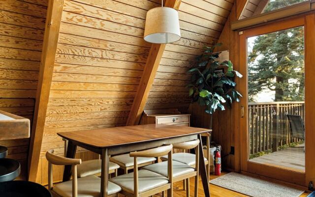 The Tranquil Pines A-frame Cabin Spectacular Views!