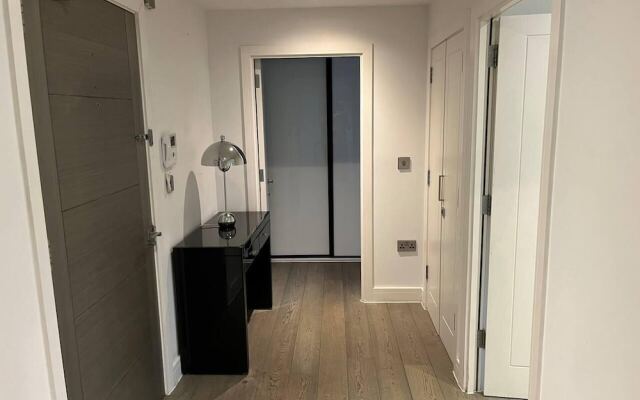 Luxury 2 Bed 2 Bath Apartment Central Location