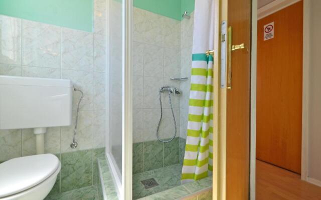 Riva1 Apartments and Rooms
