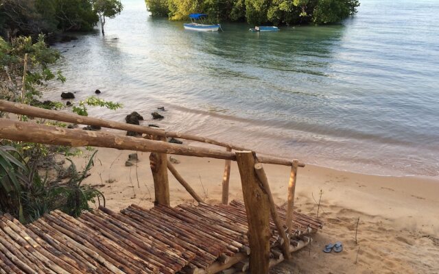 Merry Crab Cove - Après-Safari Beach Hotel