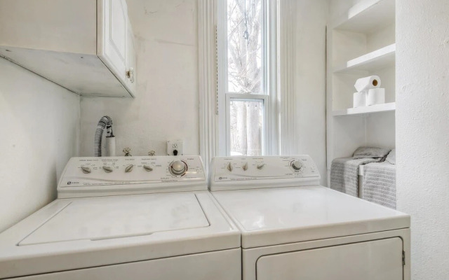 Victorian Home in Whittier/rino - Sleeps 11!