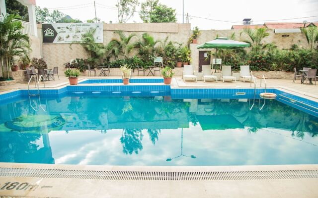 La Joie Plazza Hotel