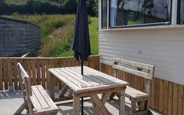 Comfortable Mobile Home in the Countryside