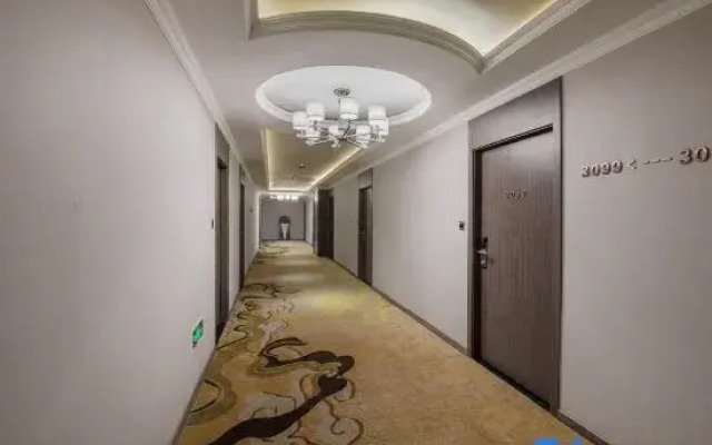 Shiji Bainian Hotel(Zhengjiayuanzi subway station store))