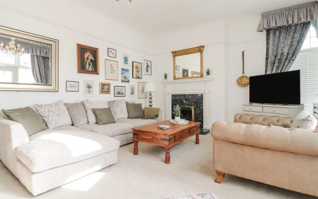 Ismay Billiard Room Apartment - Titanic Interest