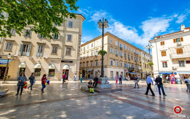 Victory Sea View Apartment